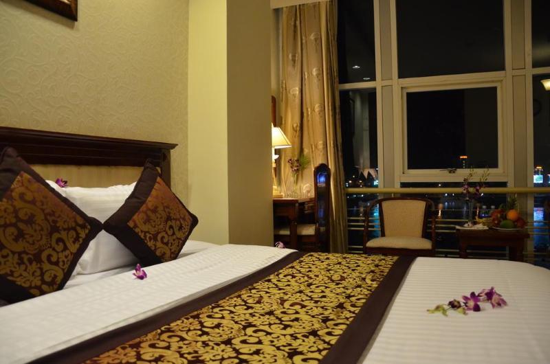 Sun River Hotel Дананг Екстериор снимка